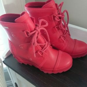 Super Cute Sorel Rain Boots 7.5